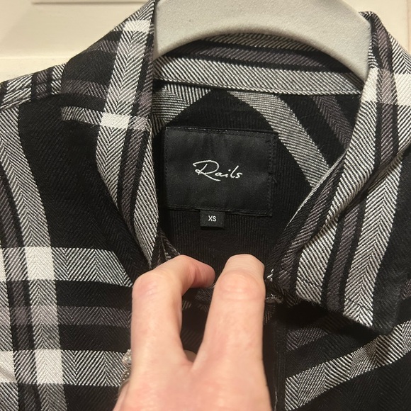 Rails Women’s plaid flannel button down shirt. XS in black and white plaid. - Picture 2 of 3